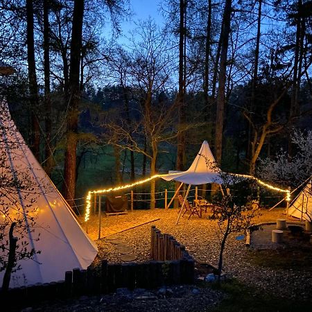 ホテル Glamping Nad Meandry Unhošť エクステリア 写真